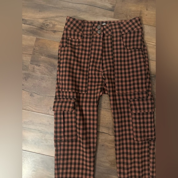 Urban Outfitters “Elaine” Checkered Skinny Cargo Pants | US 2 / UK 6 - Picture 5 of 10